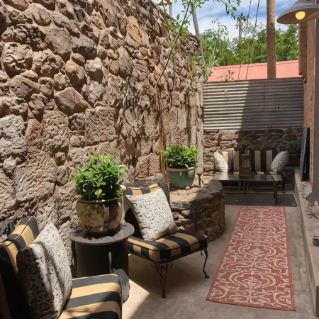 Bisbee Brownstone Suites