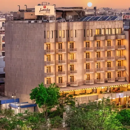 Lords Plaza Jaipur Отели рядом с достопримечательностью «Музей Альберт-Холл»