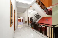 Kartika Homestay Syariah Surabaya Hotels in Gayungan