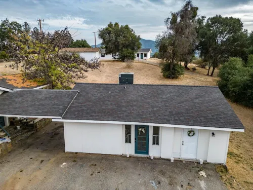 Spacious 1-BR Home w/ King Bed near Yosemite