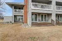 Kingsmill water-view studio, minutes to Busch Gardens & Colonial Williamsburg! 威廉斯堡布希公園附近的飯店