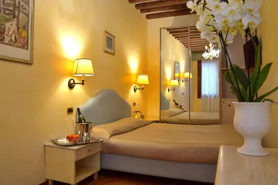 Residenza Favaro Hotels near Armani(Calle Larga XXII Marzo)