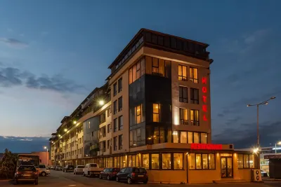 Avenue Hotel