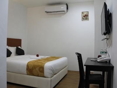 Big Apple Hotel