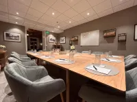 Moss Hotel & Apartments - 4-Star