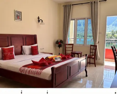 Zoé’s Paradise Waterfront Hotel Hoteles en Simanindo