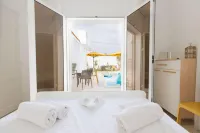 Tr s Charmante Villa Avec Piscine 5mn de la Mer Hotels in 