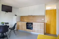 Apartment Sleeps 4 with Free Parking