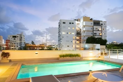 Hotel Stay Here Suites