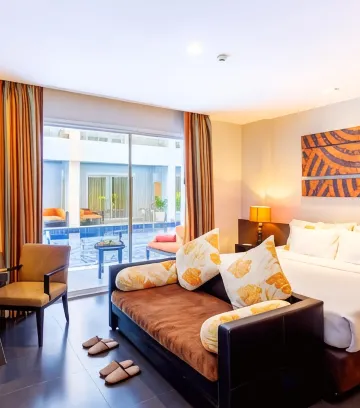 เชื่อมกับสระว่ายน้ำที่มีสไตล์