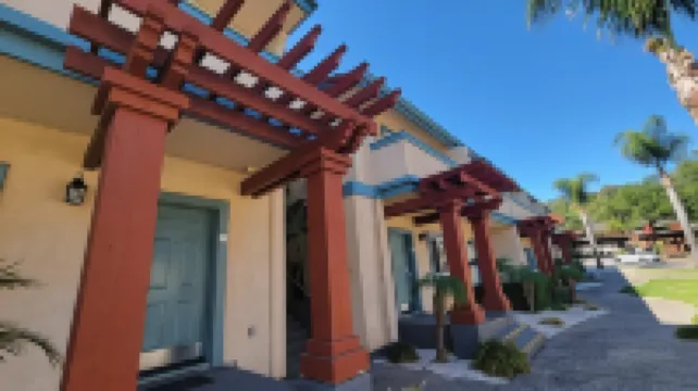 Marinwood Inn & Suites