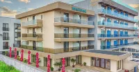 Roca Del Mar Hotels in Мамая-Сат