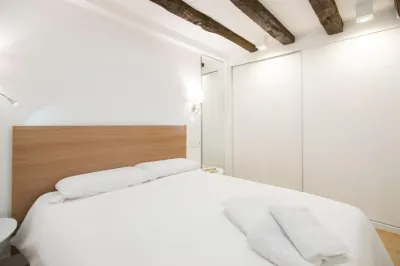 Luxury in Old Town Near Beach - by Www,SanSebastianApartments,es