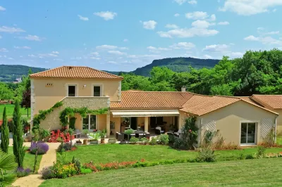 Les Chenes Rouges Hotels in Beynac-et-Cazenac