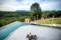 จันทน์งาม เมาท์เท่น วิว รีสอร์ท ChanNgarm Mountain View Resort - ที่มีสระว่ายน้ำ