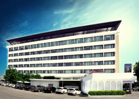 Khon Kaen Hotel Отели рядом с достопримечательностью «Khon Kaen University Library»