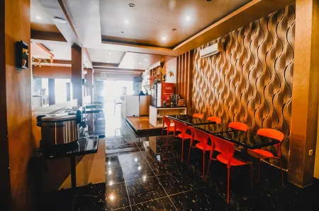 Reddoorz Plus Near Makassar Town Square Отели в г. Тамаланреа