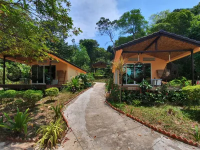 莎洛姆拉古納度假飯店 高龍撒冷島附近的飯店