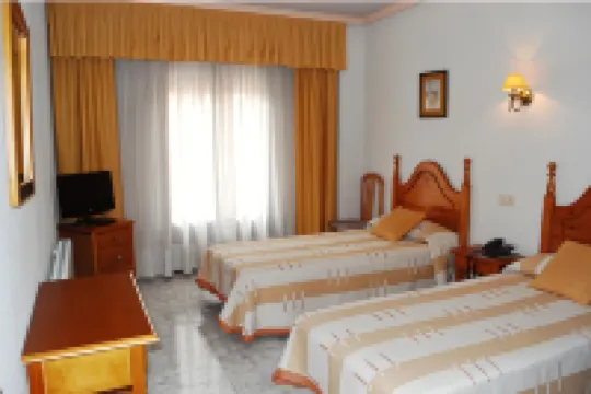 Hostal Universal Hotels in Benavente