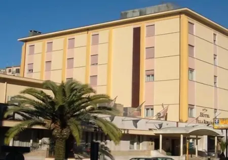 Hotel Villa Romana Отели в г. Мирабелла-Имбаккари