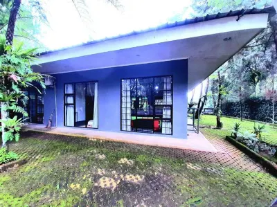 Villa Damai Lembang Hotell i Gudangkahuripan