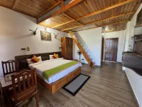 Lap of Himalayas Resort - 停車場