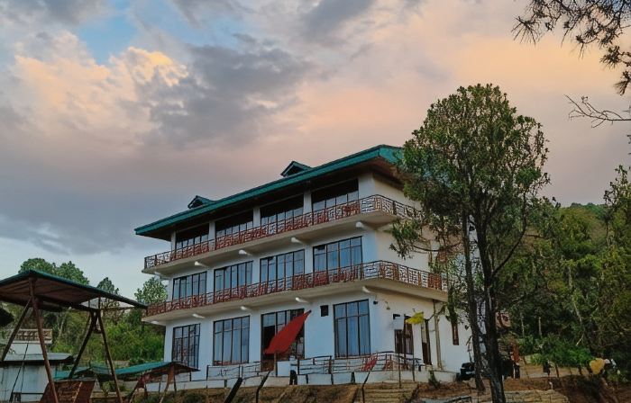 Lap of Himalayas Resort