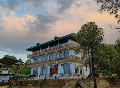 Lap of Himalayas Resort
