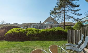 Gorgeous Seaside Apartment