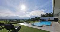 C View Home - Pools