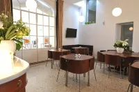 The Originals Boutique, Hôtel Victoria, Fontainebleau - breakfast