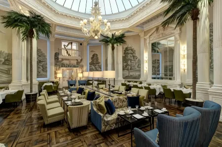 The Balmoral Hotel Отели рядом с достопримечательностью «The Manuscript of Monte Cassino»