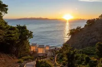 Amarancia Cottage Hugging Nature House