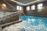 Van der Valk TheaterHotel de Oranjerie - Pools