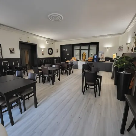 Brit Hotel Confort Auclair