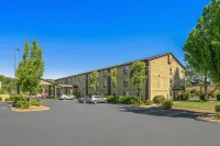 Super 8 by Wyndham Roseburg Hotels in Roseburg