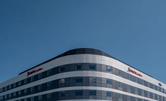 Hampton by Hilton Lyon  Airport