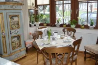 Art of Comfort Haus Ingeborg Hotels in Rosrath
