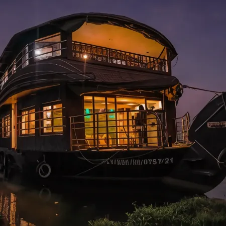 Venice Premium Houseboats Alleppey