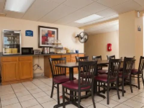 Days Inn by Wyndham Park City Kansas Hotels in Park City