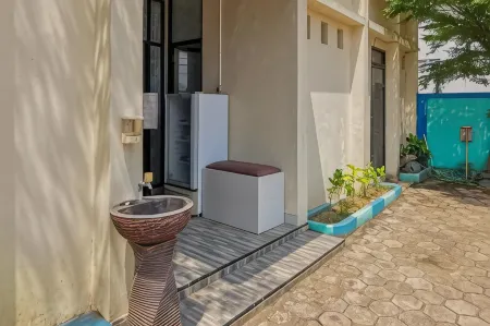 RedDoorz Near Pantai Pancer Door Pacitan Отели в г. Пачитан