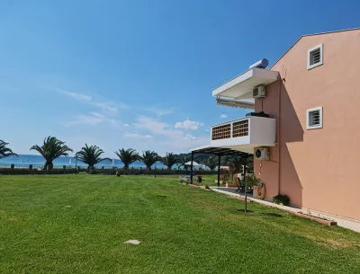 Stunning Beachfront Villa for Rent Hotel dekat Porto Carras Beach