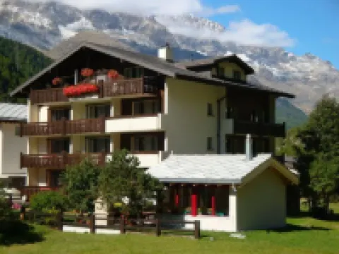Haus Azur Hotels in Visp