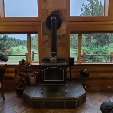 Spacious cabin in Angel Fire area - 6 miles to ski slopes and recreation area