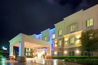 Holiday Inn Express & Suites Decatur Hotels in Decatur