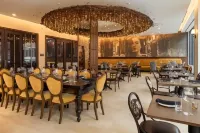 The Peregrine Omaha Downtown Curio Collection by Hilton - breakfast
