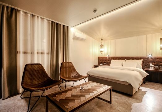 호텔야자 대구서문시장점 객실 침대