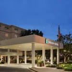 Embassy Suites by Hilton Brunswick Các khách sạn ở Glynn County