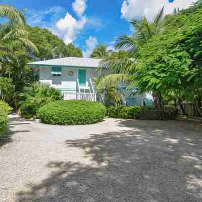 Gorgeous Dockage and Panoramic Bay Views - Luxurious Tropical Retreat Hotel Exterior