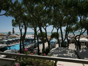 Hotel Excelsior